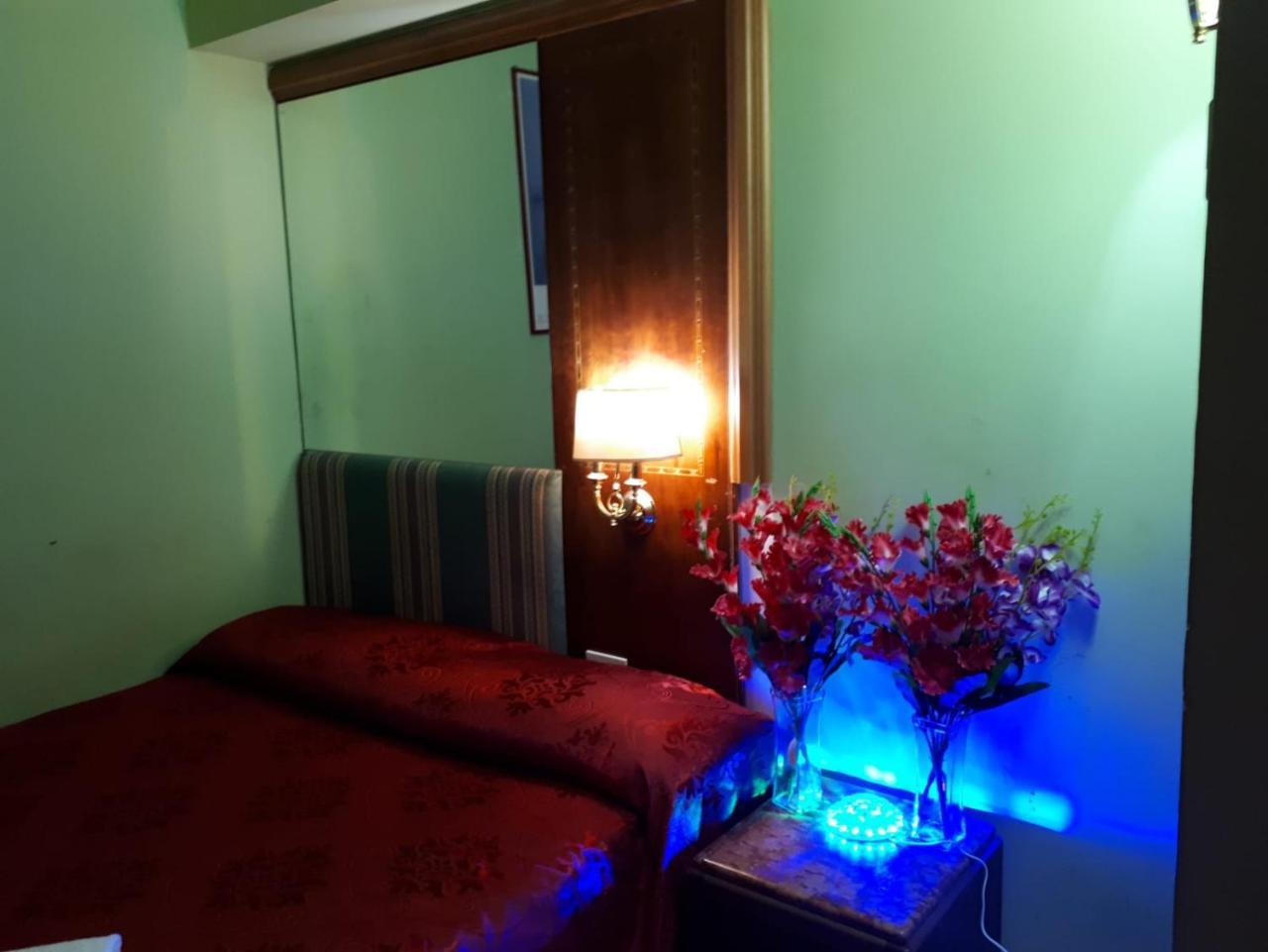 Termini Hostal *